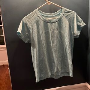 Blue women’s lululemon swiftly size 12. tag is ripped out